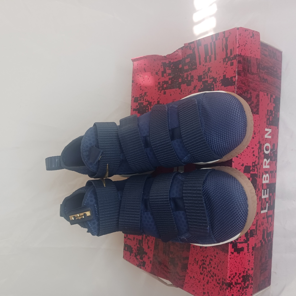 Nike LeBron Soldier 11  Basketball Shoes NEW - Picture 6 of 8
